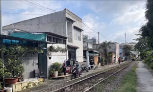Nhiều bất cập về hạ tầng giao thông tại các điểm giao cắt đường bộ, đường sắt