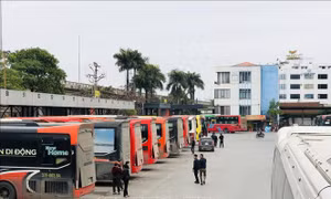 Sụt giảm lượng hành khách đến bến xe vì xe 'ghép', xe hợp đồng trá hình