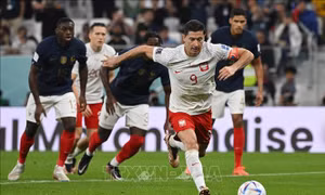 Kỹ thuật sút penalty đặc biệt của Lewandowski