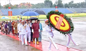 Quốc vương Bhutan và Hoàng hậu vào Lăng viếng Chủ tịch Hồ Chí Minh