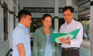 'Bệ đỡ' cho người dân thoát nghèo bền vững