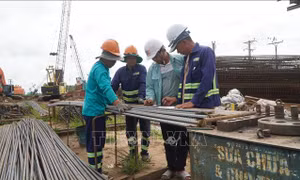 Thi công xuyên lễ tại công trường Dự án cao tốc Mỹ An - Cao Lãnh