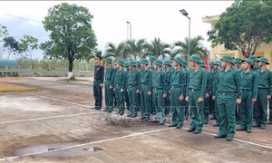 Chiến sĩ mới bước vào huấn luyện, rèn nền nếp chính quy