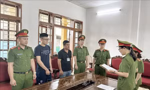 Nhân viên ngân hàng chiếm đoạt hơn 1,3 tỷ đồng của khách vay