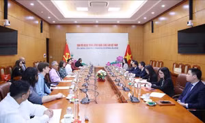 Đoàn đại biểu Đảng Cộng sản Hoa Kỳ (CPUSA) thăm, làm việc tại Việt Nam