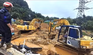 Vụ sạt lở nghiêm trọng tại Hà Giang: Gấp rút cứu người và thông tuyến giao thông