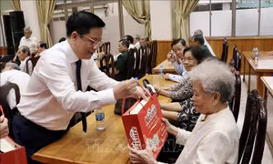 Thiết thực tri ân người có công, an sinh xã hội cho người dân vùng khó khăn dịp 30/4