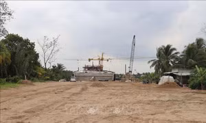 Thi công '3 ca, 4 kíp' đẩy nhanh tiến độ cầu Rạch Miễu 2