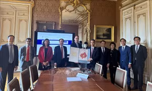 Tiếp nhận tư liệu lưu trữ của Pháp phục vụ công tác nghiên cứu, sưu tầm và trưng bày 