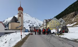 Lở tuyết trên dãy Alps làm 3 du khách tử vong