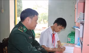 Điểm tựa cho học trò nghèo vùng biên giới