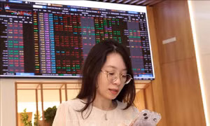 Thanh khoản thị trường chứng khoán vượt 1 tỷ USD, khối ngoại trở lại mua ròng