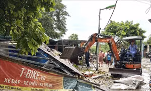 Hà Nội giải tỏa lấn chiếm khu vực 'Ao cá Bác Hồ' ở phường Vĩnh Tuy