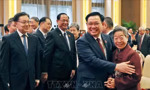 Chủ tịch Quốc hội Vương Đình Huệ dự Gặp gỡ hữu nghị nhân dân Việt Nam - Trung Quốc