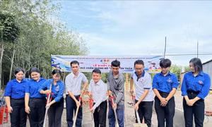 Lan tỏa yêu thương, tiếp sức học sinh khó khăn đến trường