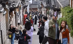 Hàn Quốc hạn chế du khách thăm làng cổ Bukchon