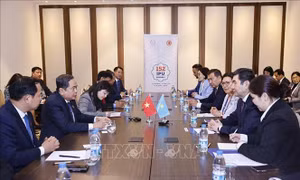Chủ tịch Quốc hội Trần Thanh Mẫn gặp Chủ tịch Hạ viện Kazakhstan