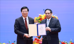 Thủ tướng Phạm Minh Chính nhận danh hiệu 'Giáo sư danh dự' Đại học Thanh Hoa