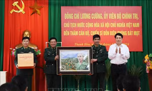 Chủ tịch nước Lương Cường thăm Đồn Biên phòng Bát Mọt