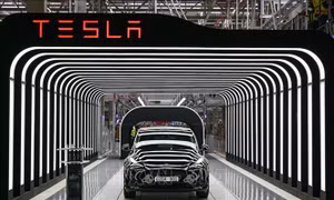Tesla lùi thời điểm ra mắt xe Model Y giá rẻ