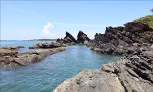 Đà Nẵng: Vẻ đẹp nguyên sơ của danh thắng địa chất hàng trăm triệu năm giữa biển