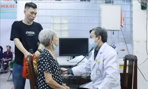 Thi đua cao điểm 150 ngày đêm tăng tốc khám sức khỏe toàn dân