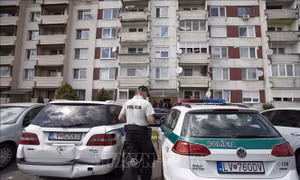 Vụ ám sát Thủ tướng Slovakia: Cảnh sát Slovakia khám xét nhà nghi phạm