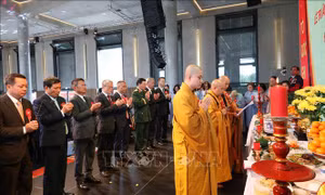 Cộng đồng người Việt tại Đức tri ân, tưởng nhớ các anh hùng liệt sĩ, thương binh
