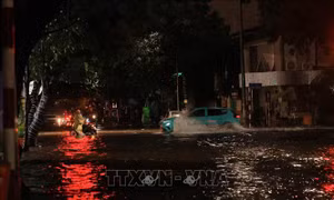 Rãnh áp thấp kết hợp với hội tụ gió trên cao gây mưa lớn diện rộng ở Bắc Bộ