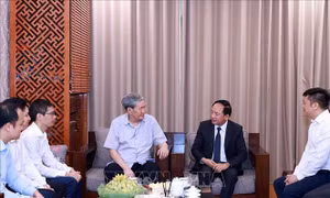 Trưởng ban Tuyên giáo và Dân vận Trung ương Trịnh Văn Quyết thăm, chúc mừng nguyên Thường trực Ban Bí thư Đinh Thế Huynh