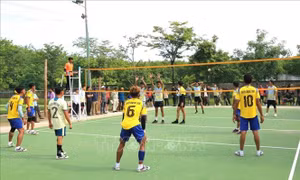 Sôi nổi hoạt động thể thao gắn kết công nhân Việt Nam và Campuchia