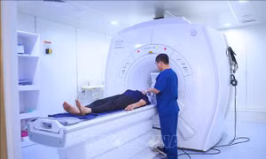 Phát triển hệ thống y tế tư nhân, giảm gánh nặng cho y tế công lập