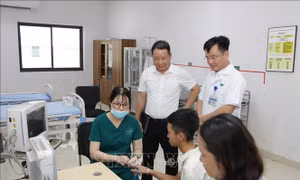 Tháng Hành động vì trẻ em: Phẫu thuật miễn phí, tạo nụ cười xinh cho trẻ khó khăn