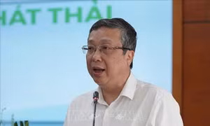 Kỷ luật Thứ trưởng Bộ Nông nghiệp và Môi trường Hoàng Trung