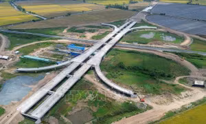 Đề xuất mua 800.000 m3 cát thương mại để đảm bảo tiến độ cao tốc Châu Đốc - Cần Thơ - Sóc Trăng