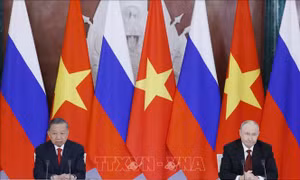 Tổng Bí thư, Chủ tịch nước Tô Lâm và Tổng thống Nga Vladimir Putin phát biểu với báo chí