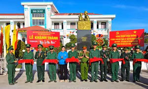 Khánh thành tượng đài 'Bác Hồ với chiến sĩ Biên phòng'