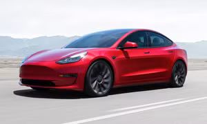 Tesla nâng giá bán xe Model 3 tại châu Âu