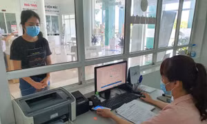 Hưng Yên dừng in thẻ bảo hiểm y tế bản giấy
