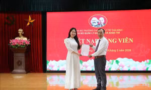 Phát triển đảng viên trẻ - tạo sức sống mới cho chi bộ