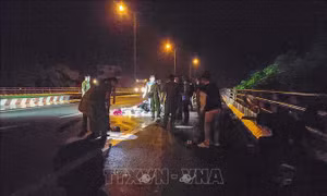 Điều tra vụ tai nạn trên cầu vượt IC3 Cần Thơ khiến ba người đi xe máy tử vong