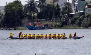 Giải Đua thuyền truyền thống trên dòng sông Tam Kỳ