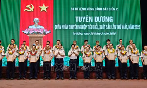 Tôn vinh những quân nhân chuyên nghiệp tiêu biểu, xuất sắc