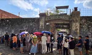 Về đất thiêng Côn Đảo bồi đắp thêm tình yêu quê hương, đất nước