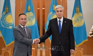 Việt Nam thúc đẩy quan hệ Đối tác chiến lược với Kazakhstan