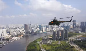 Phi đội trực thăng sẵn sàng biểu diễn trong Lễ kỷ niệm 50 năm thống nhất đất nước