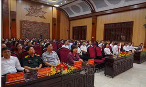 Đấu tranh phản bác các quan điểm sai trái, thù địch