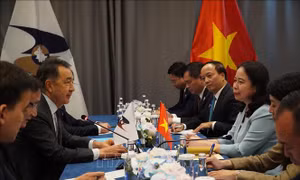 Phó Chủ tịch nước Võ Thị Ánh Xuân tiếp xúc song phương, gặp gỡ cộng đồng người Việt ở Bishkek