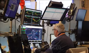 Chỉ số S&P 500 giảm điểm trước khi Mỹ tiến hành hoạt động quân sự mới nhằm vào Iran