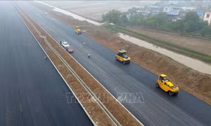 Thủ tướng Chính phủ chỉ đạo đẩy nhanh tiến độ xây dựng hệ thống đường bộ ven biển
